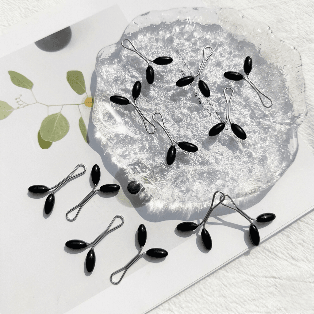 مشابك حجاب (دبابيس بروش).